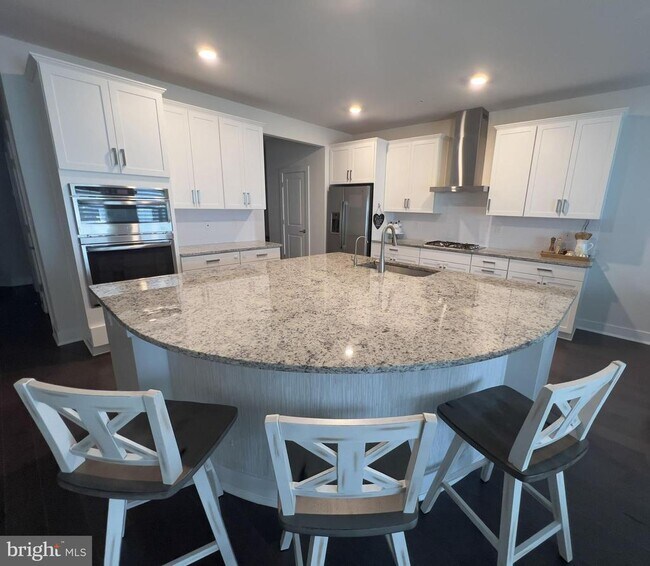 Foto del edificio - 153 Livingston Ln