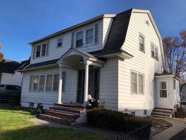 Building Photo - 207 S 16th Ave