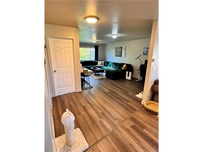 Building Photo - 810 16th St S