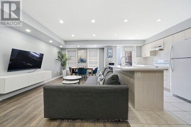 Photo du bâtiment - 2355 Sheppard Ave W