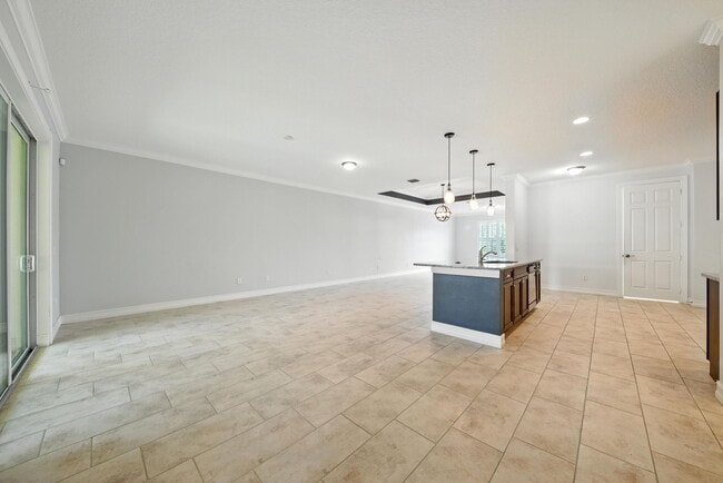 Building Photo - 6060 NW Cullen Way