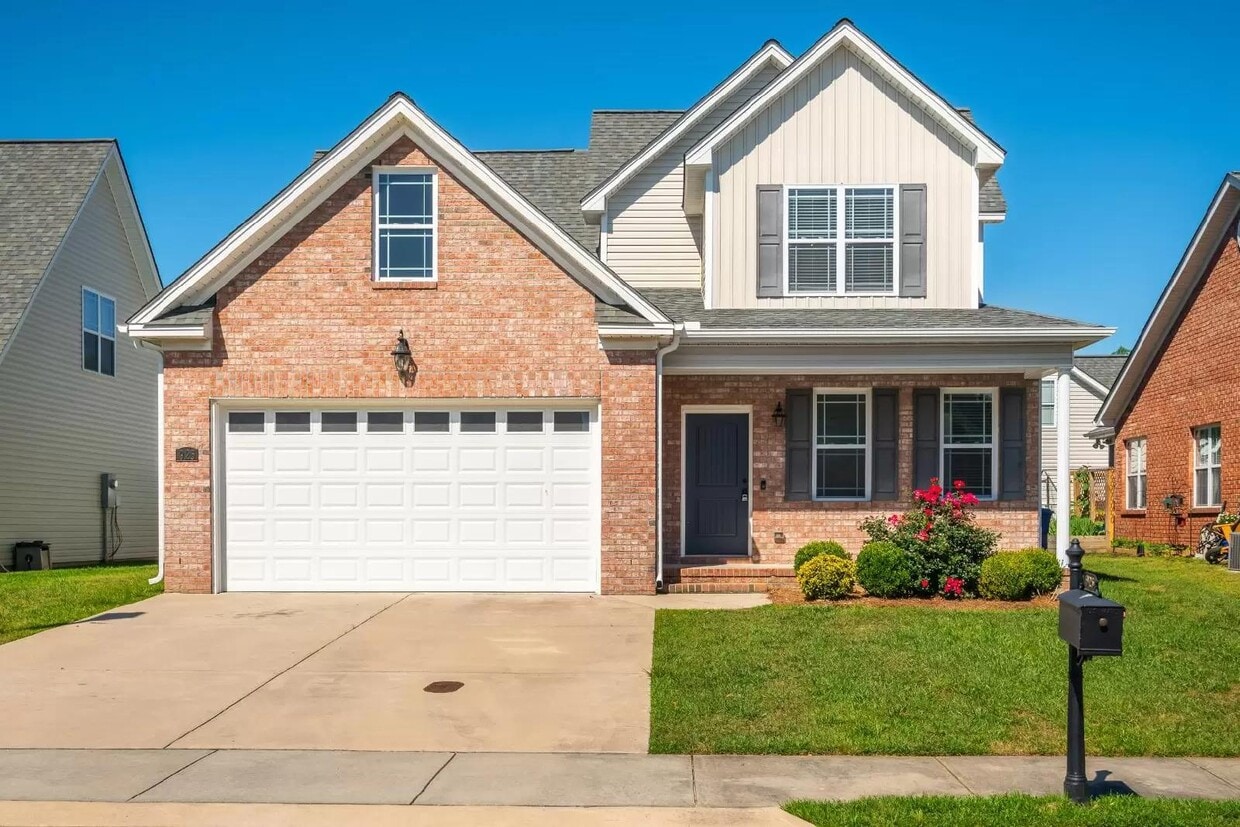 Foto principal - 925 Dearborn Ct