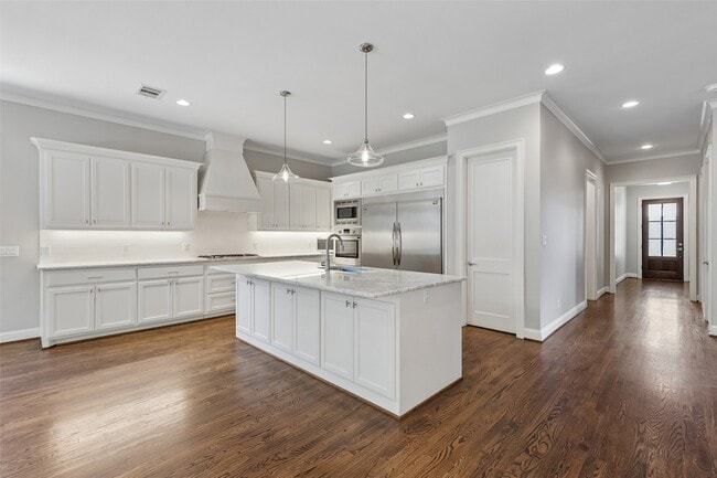 Building Photo - 6030 Vickery Blvd