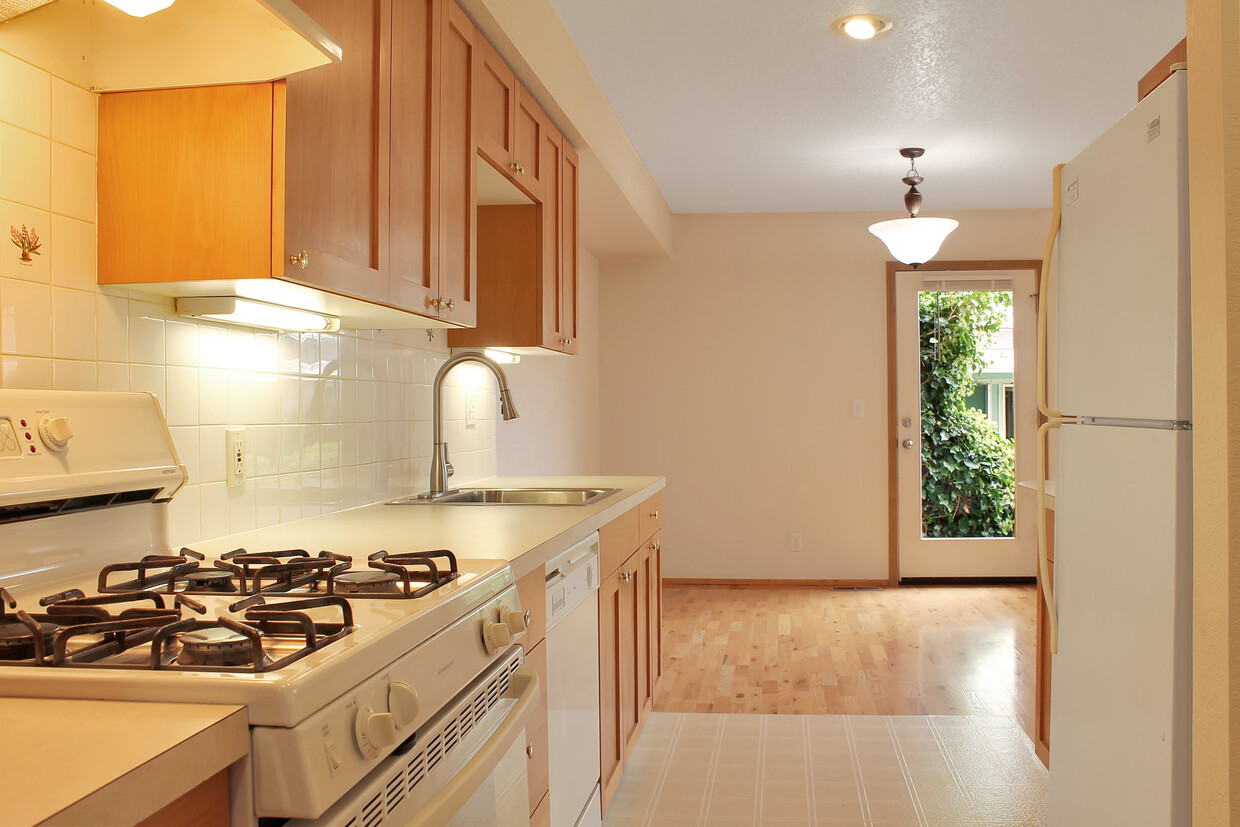 Foto principal - 2941 NW Tyler Ave