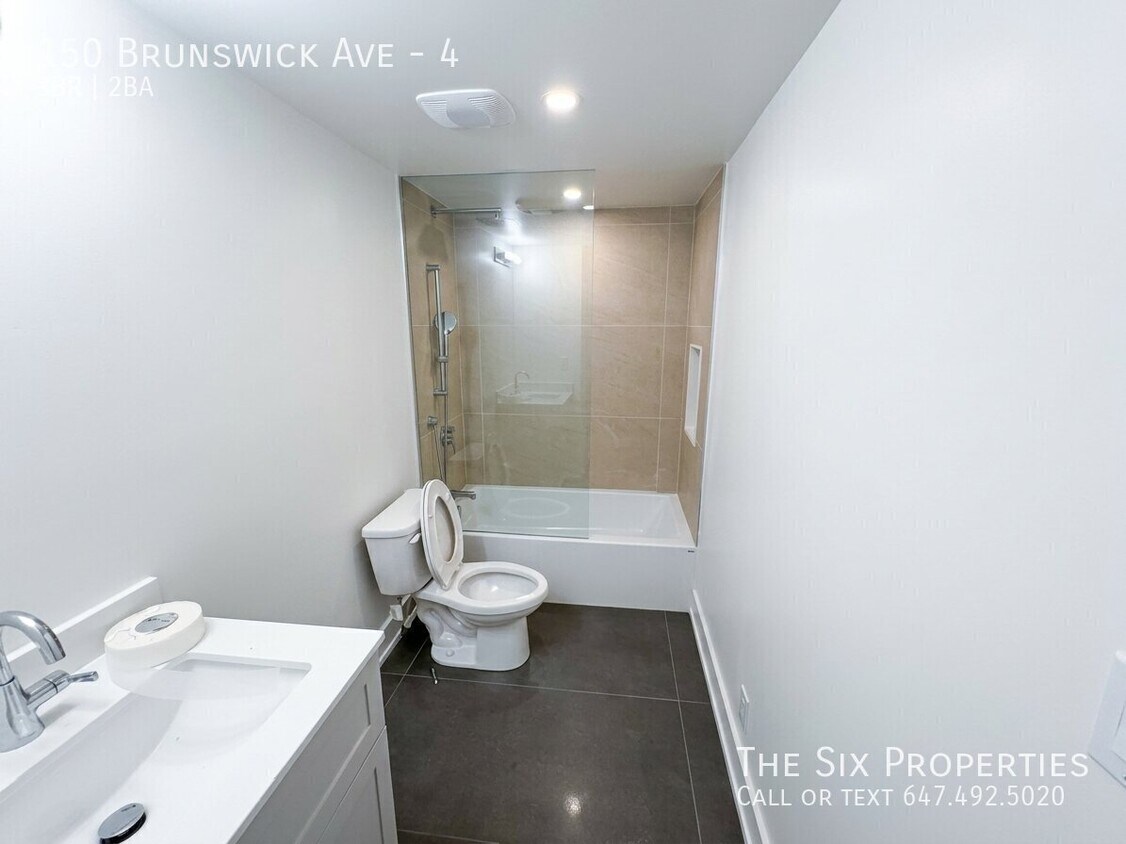 Building Photo - BRAND NEW LUXURY 3 BED 2 BATH NEAR U OF T