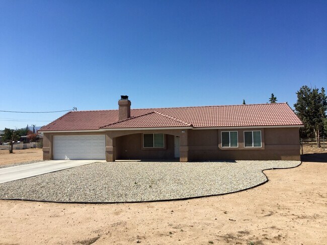 Foto del edificio - SPACIOUS 3 BEDROOM PLUS BONUS ROOM IN HESP...
