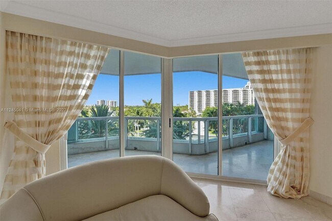Foto del edificio - 21205 NE 37th Ave