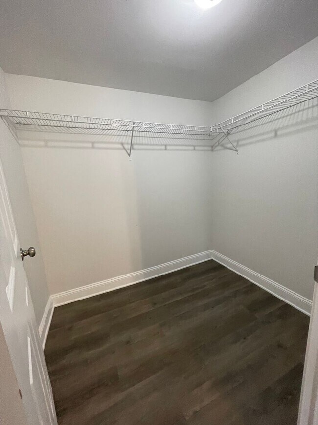 Foto del edificio - 227 E Lee St