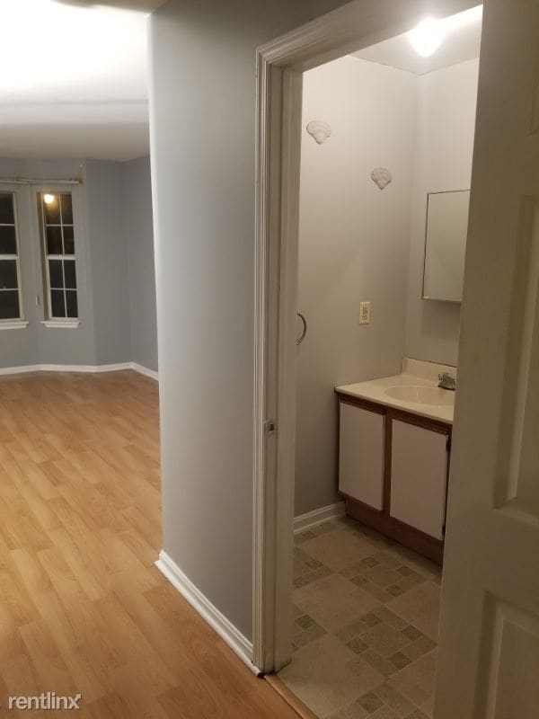 Building Photo - 3 br, 1.5 bath Townhome - 259 Mansion Pkwy