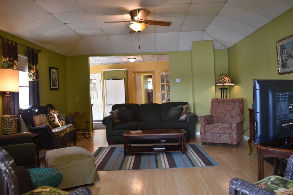 Foto principal - 25 E White Lake Dr