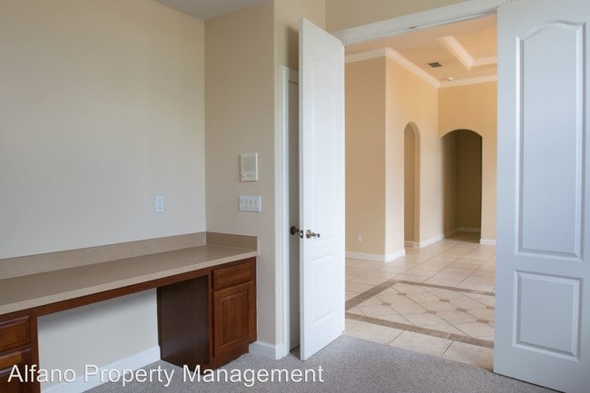 Building Photo - 13856 Glynshel Dr