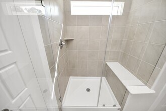 Building Photo - 6808 Hart Oak Ct