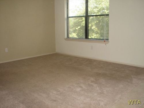 Foto del edificio - 2601 Penny Ln