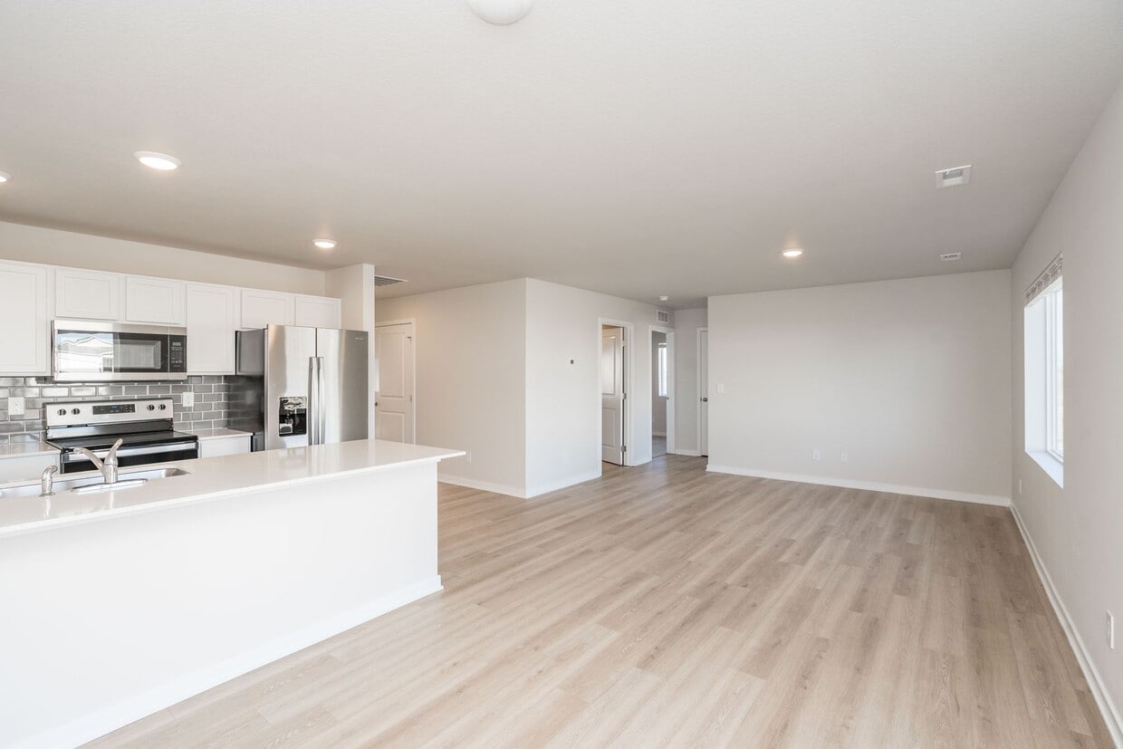 Building Photo - 6794 Mongoose Ct