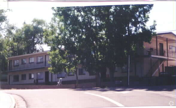 Building Photo - University Terrace Apartments