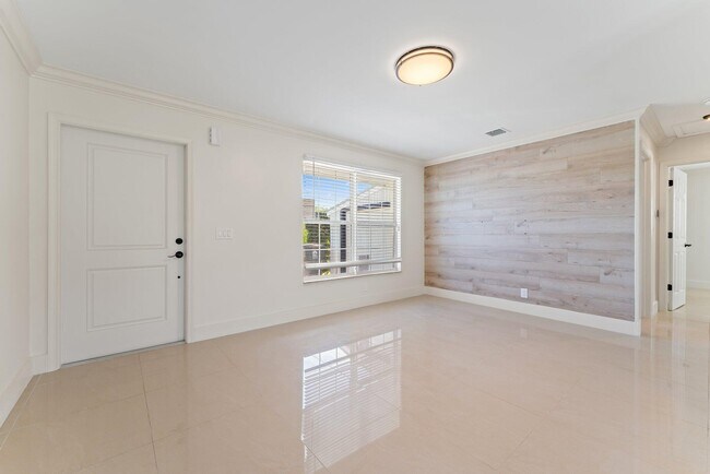 Building Photo - 12149 Colony Ave