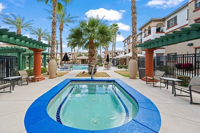 Piscina Spa - Wyngate Apartments