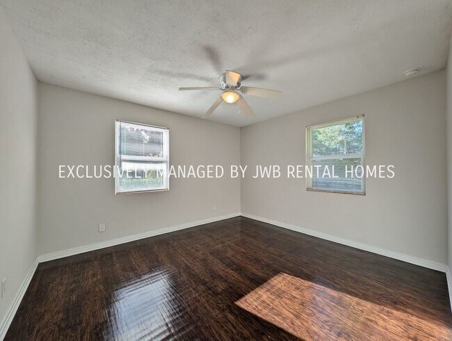 Foto del edificio - 6354 Wilson Blvd