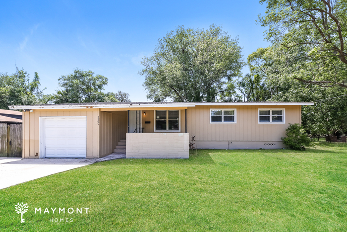 Primary Photo - 3260 Caribbean Dr