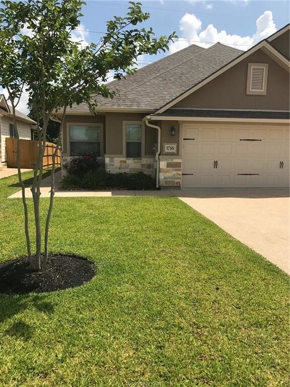 Foto principal - 1716 Lonetree Drive