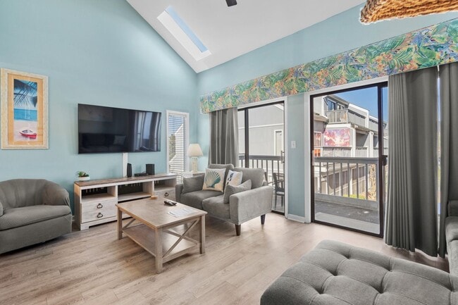 Foto del edificio - Fully Furnished W/ All Utilities Included!...