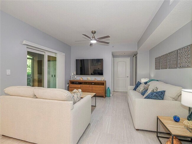 Foto del edificio - 5080 Fairways Cir