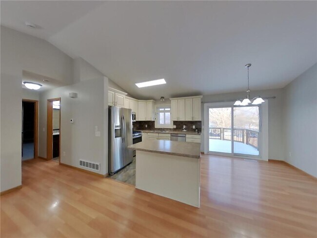 Foto del edificio - 3967 156th St W