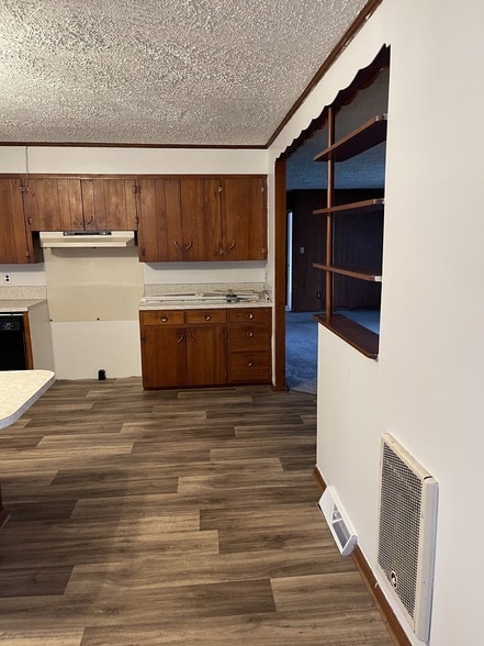 Building Photo - 803 Nichols St