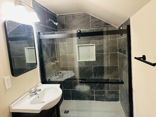 Building Photo - 4113 W Sugar Creek Rd