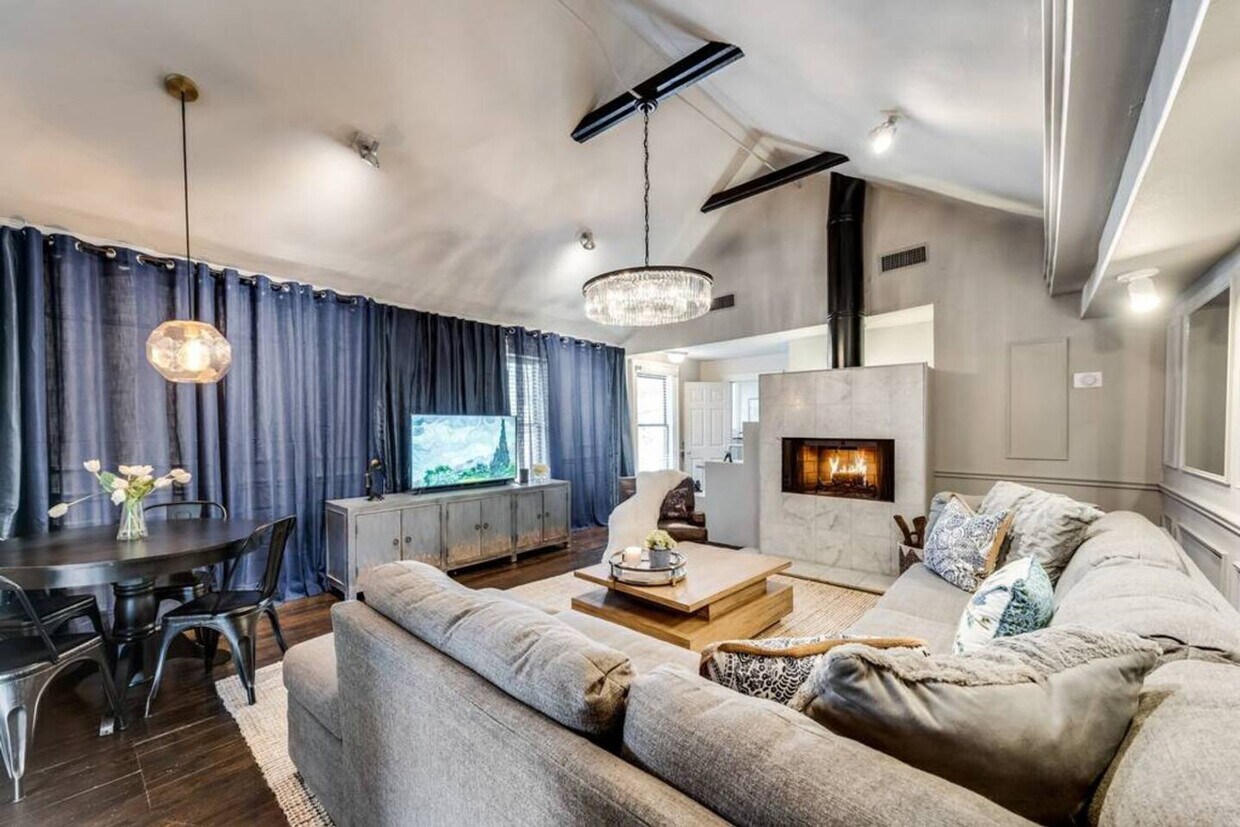 Photo - 4903 Worth St (Dallas, TX)