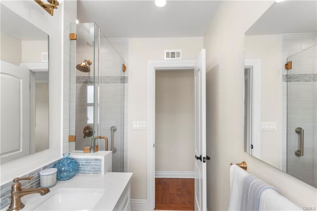 Foto principal - 23524 Evalyn Ave