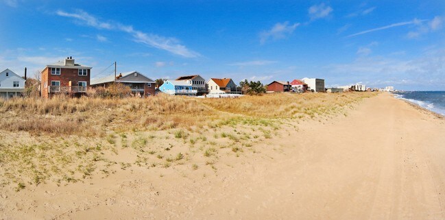 Building Photo - 1424 E Ocean View Ave