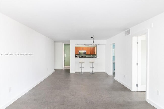 Building Photo - 1045 10th St