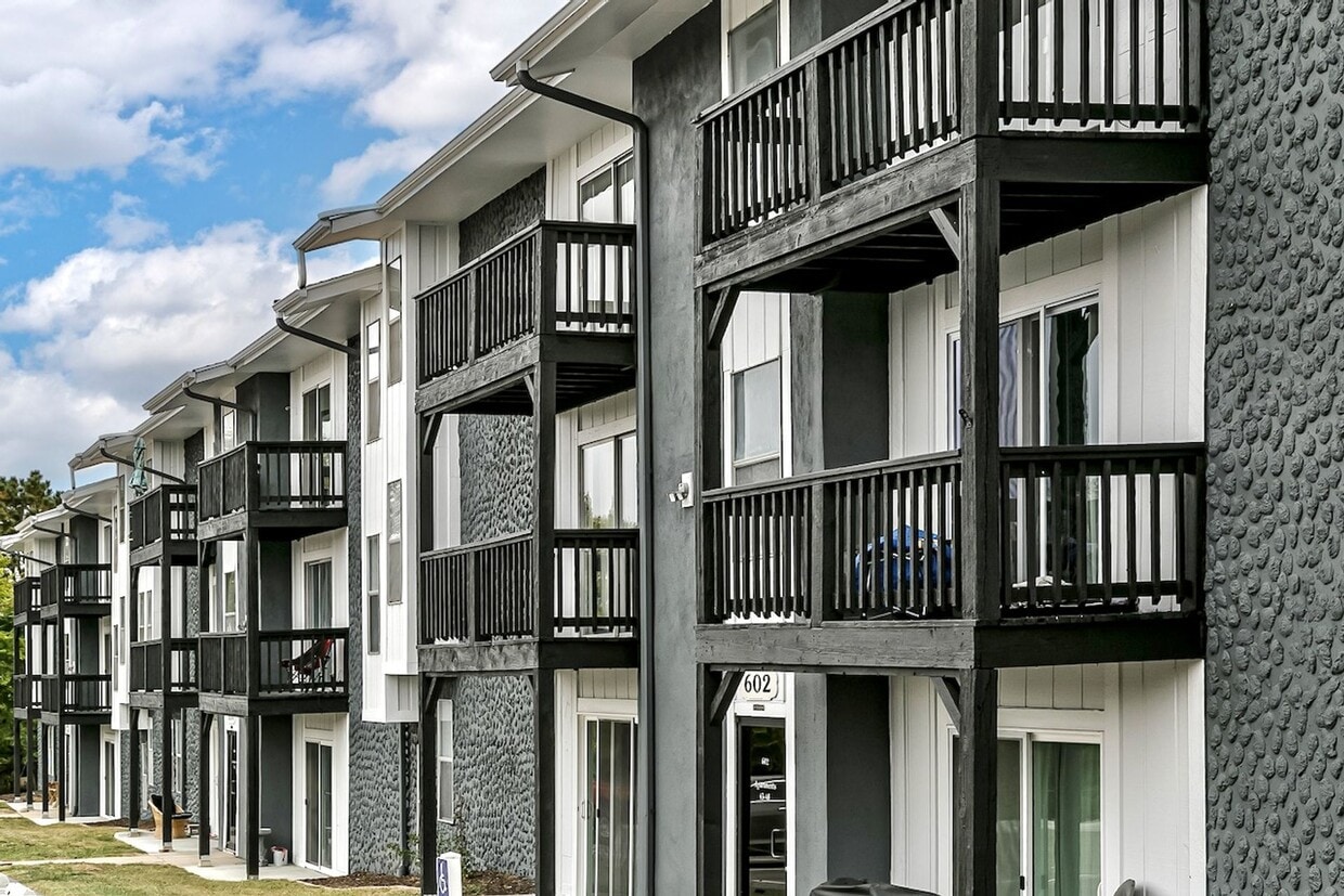 Primary Photo - Pre-Leasing Beautiful 1-Bedroom Apartment ...