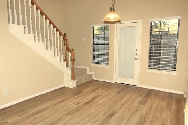 Building Photo - 2323 Bermuda Shores Dr