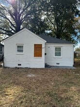 Building Photo - 2477 Boyle Ave