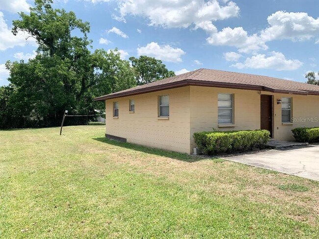 Foto del edificio - 6041 Crafton Dr
