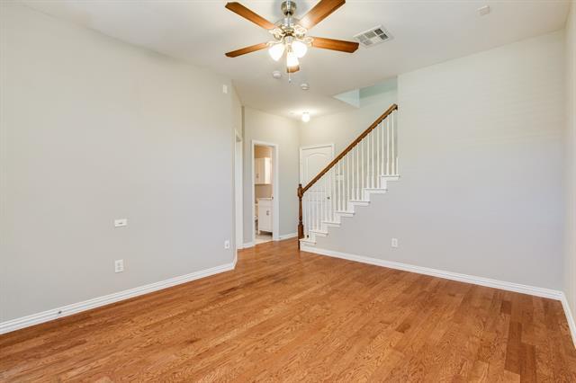 Building Photo - 449 Busher Dr