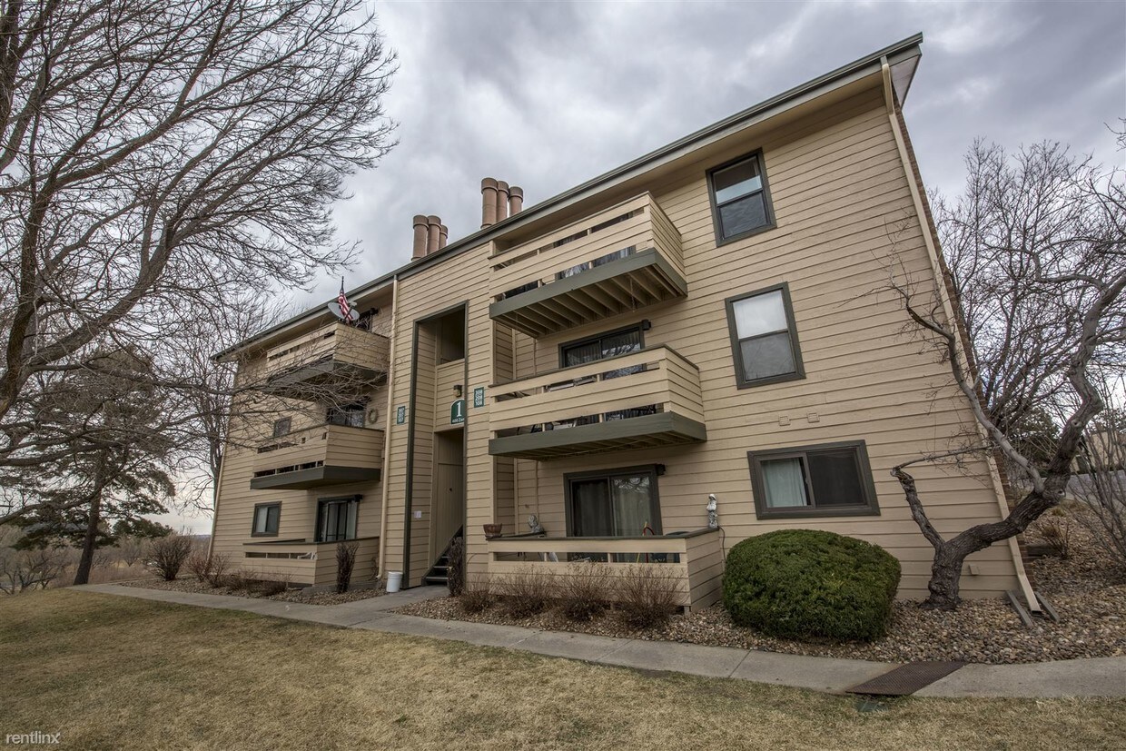 Primary Photo - 400 Zang St
