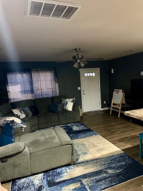 Foto del edificio - 116 Truxton Ave