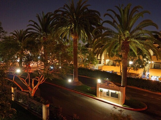 Foto del edificio - 5032 Dorado Dr