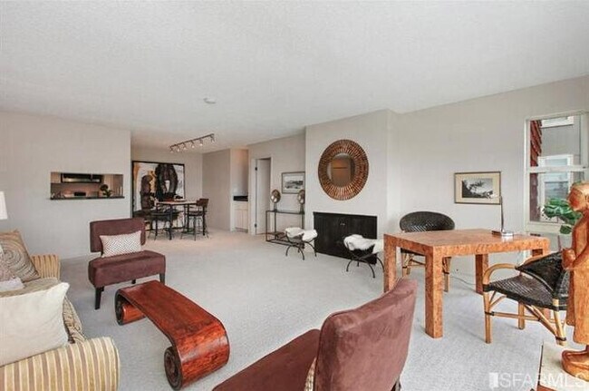 Foto del edificio - 5150 Diamond Heights Blvd
