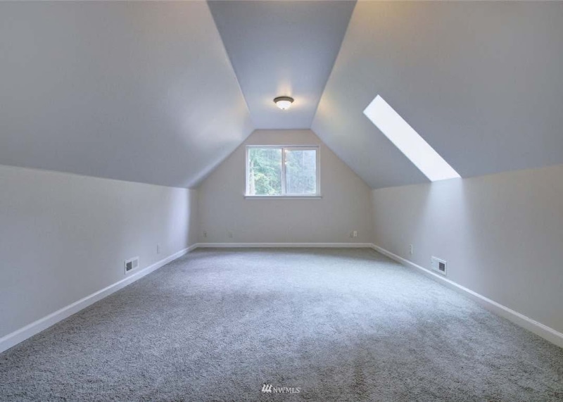 Primary Photo - 2 Rosebud Pl
