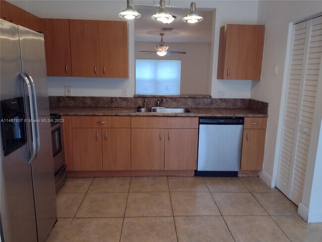 Building Photo - 16031 Emerald Cove Rd