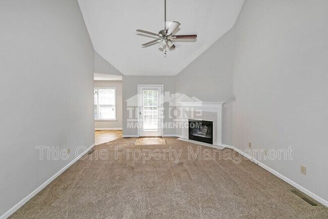 Building Photo - 52 E Boxwood Dr SE