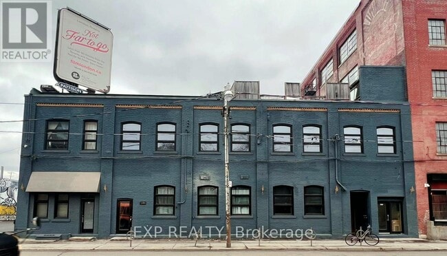 Building Photo - 2480-2480 Dundas St W