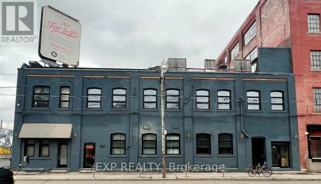 Photo du bâtiment - 2480-2480 Dundas St W