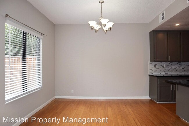 Building Photo - 3 br, 2.5 bath House - 34694 Siward Dr