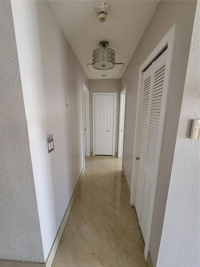 Foto del edificio - 7191 W 24th Ave