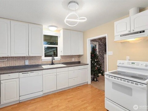 Building Photo - 3807 S 34th St